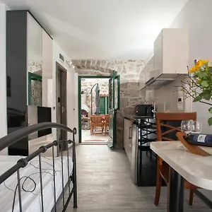& Kartolina Apartman Split
